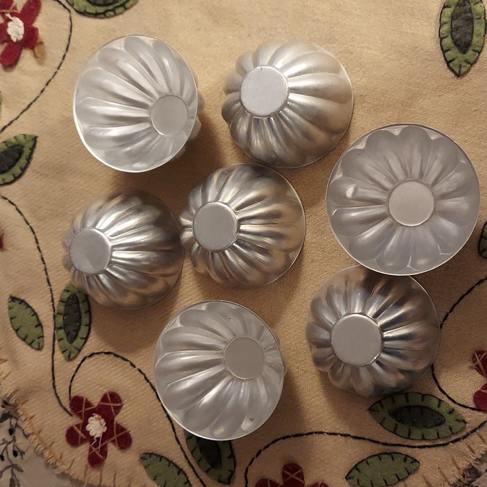 ❤️ Vintage Bundle of Aluminum Mini Baking Molds